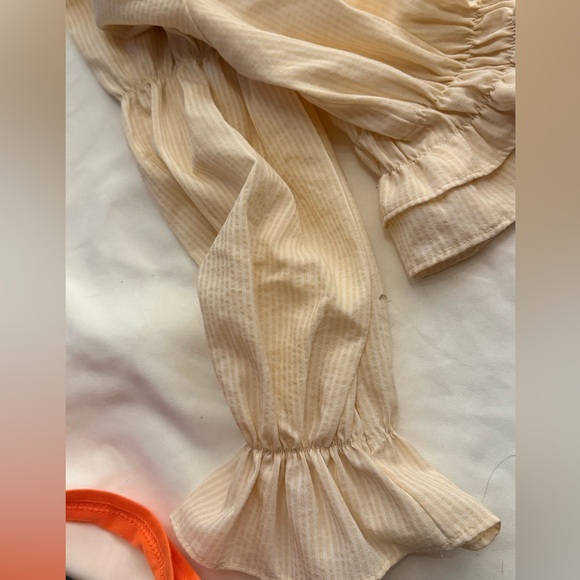 Cream Ruffled Blouse - Picture 3 of 3